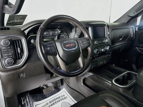 Used 2022 GMC Sierra 2500 AT4 w/ AT4 Preferred Package AWD/4WD image 9