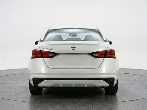 Used 2025 Nissan Altima 2.5 SV image 7