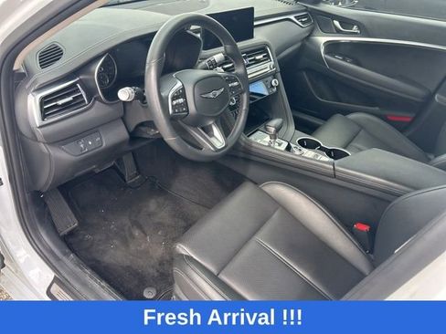 Used 2025 Genesis G70 2.5T image 13