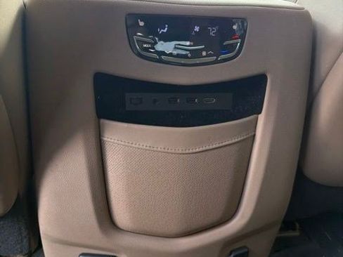 Used 2020 Cadillac Escalade Platinum AWD/4WD image 20