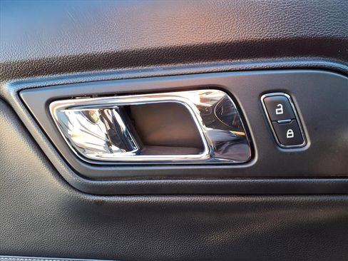 Used 2015 Ford Mustang GT Premium image 23