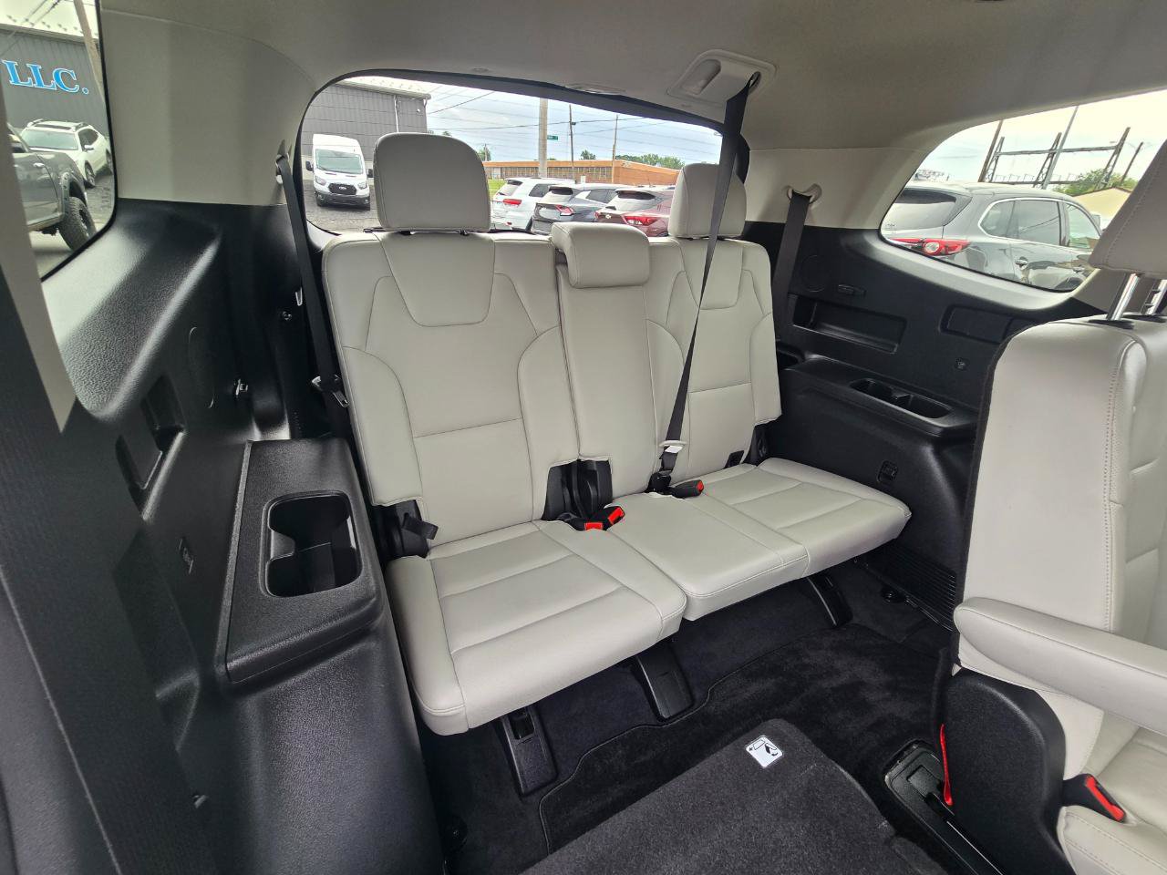 Used 2023 Kia Telluride EX w/ EX Captain's Chair Package AWD/4WD image 17