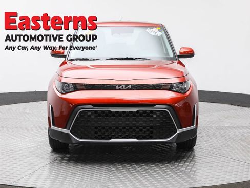 Used 2025 Kia Soul LX w/ LX Technology Package image 2