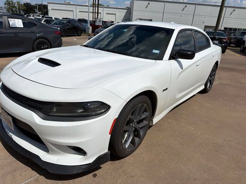 Used 2023 Dodge Charger R/T w/ Plus Group RWD image 3