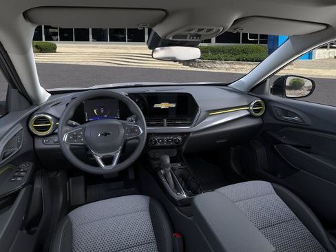 New 2026 Chevrolet Trax LT w/ Sunroof Package FWD image 15