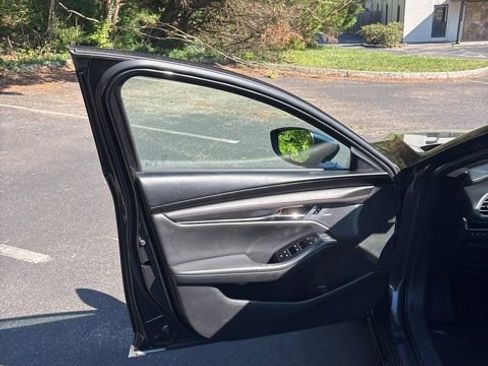 Used 2021 MAZDA MAZDA3 2.5 Turbo Sedan w/Premium Plus image 9