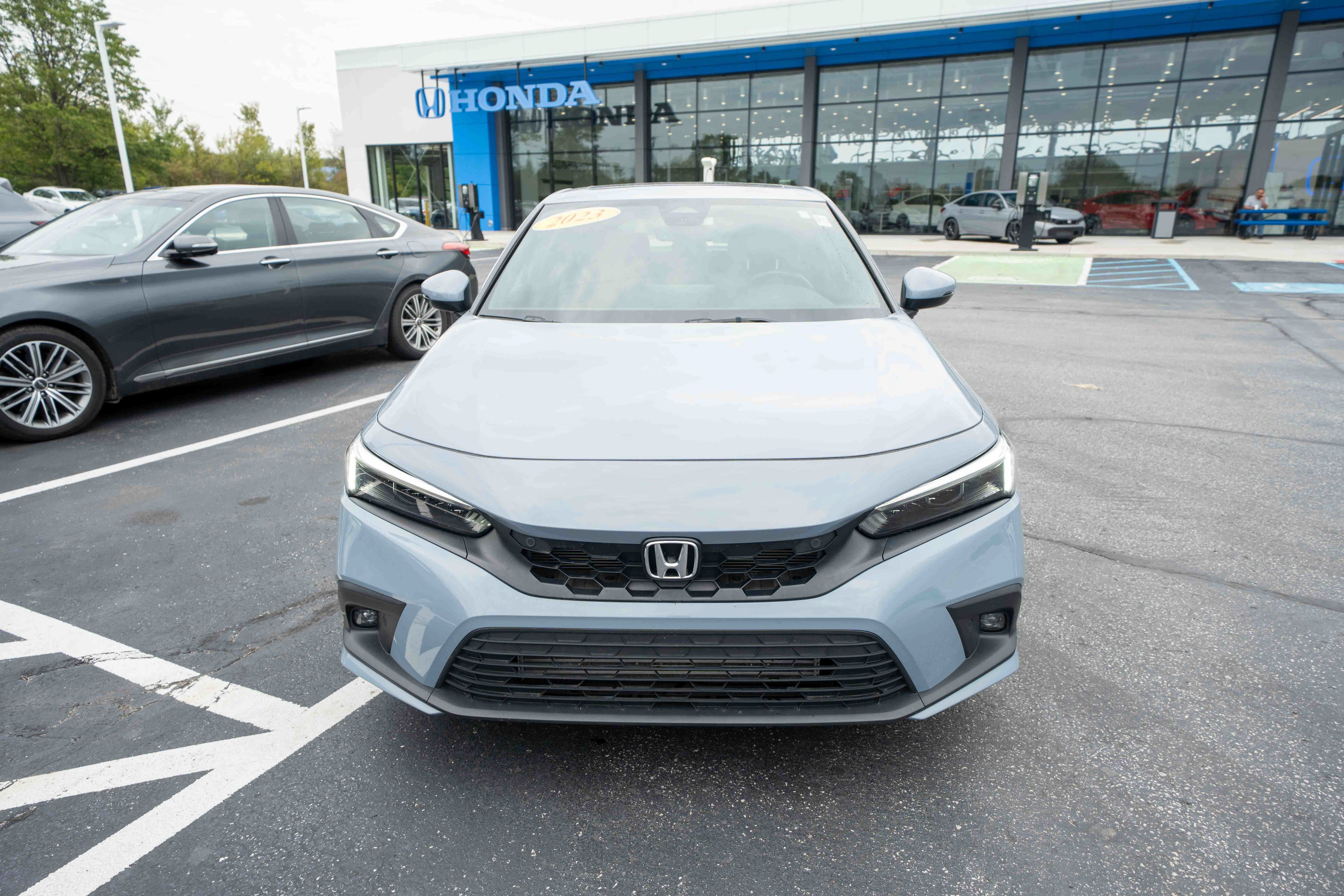Used 2023 Honda Civic Sport Touring image 2