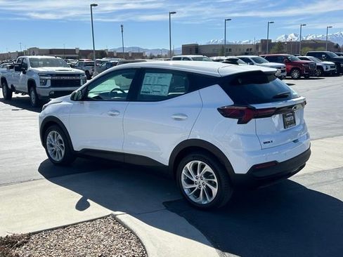 New 2027 Chevrolet Bolt LT w/ Comfort Package FWD image 21