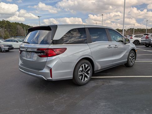 New 2026 Honda Odyssey EX-L image 3