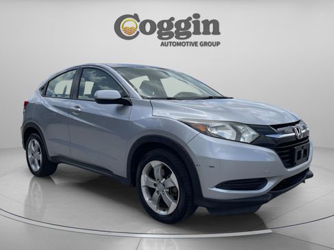 Used 2018 Honda HR-V LX image 8