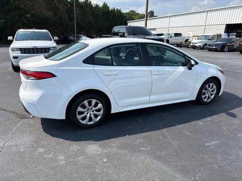 Used 2023 Toyota Corolla LE FWD image 4
