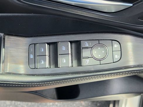 Used 2025 Nissan Rogue SL w/ Tech Package AWD/4WD image 13