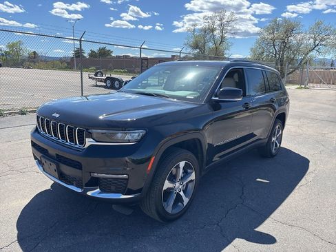 Used 2025 Jeep Grand Cherokee L Limited w/ Luxury Tech Group II image 2