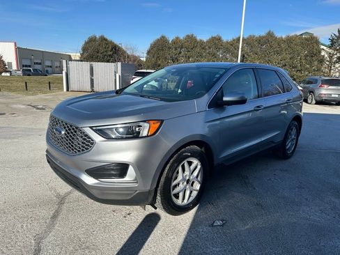 Used 2024 Ford Edge SEL image 3