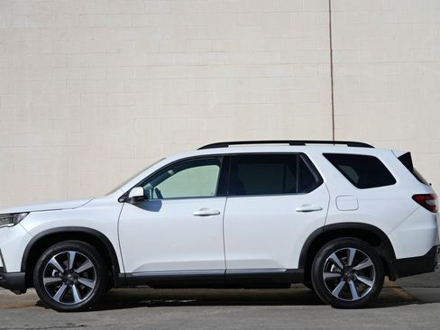 Used 2023 Honda Pilot Elite image 8
