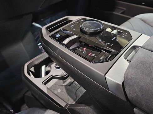 New 2026 BMW iX xDrive45 w/ M Sport Package image 17