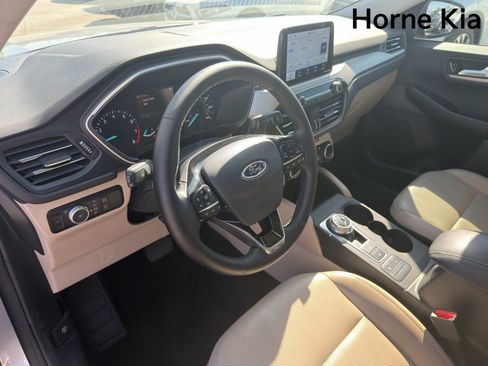 Used 2022 Ford Escape SEL FWD image 11