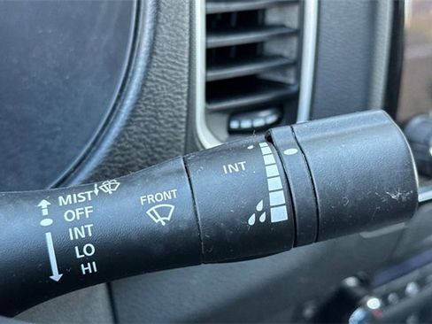 Used 2024 Nissan Frontier SV w/ SV Convenience Package image 40