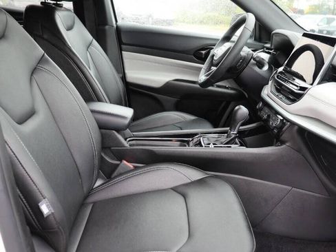 Used 2025 Jeep Compass Limited AWD/4WD image 15