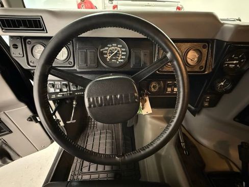 Used 1996 HUMMER H1 4-Door Wagon image 22
