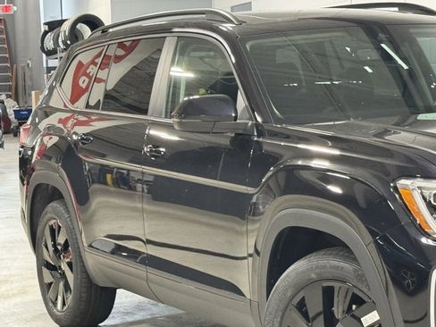 New 2026 Volkswagen Atlas SE image 3