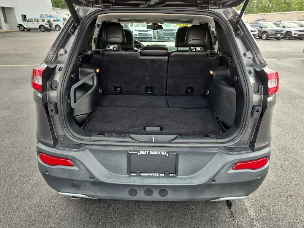 Used 2018 Jeep Cherokee Limited AWD/4WD image 27