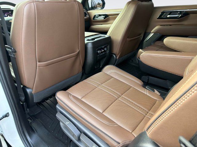 Used 2025 Chevrolet Tahoe High Country AWD/4WD image 15