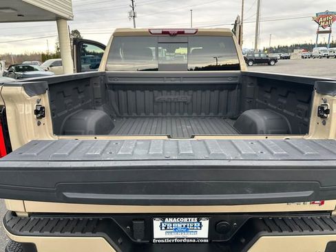 Used 2022 GMC Sierra 1500 AT4 w/ AT4 Premium Package image 23