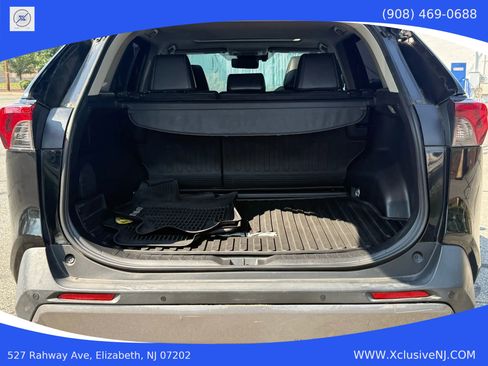 Used 2019 Toyota RAV4 Limited image 27