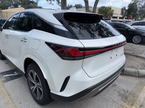 Certified 2025 Lexus RX 350 FWD image 6