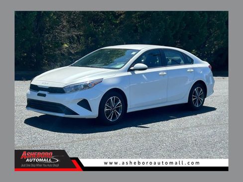 Used 2024 Kia Forte LXS FWD image 1