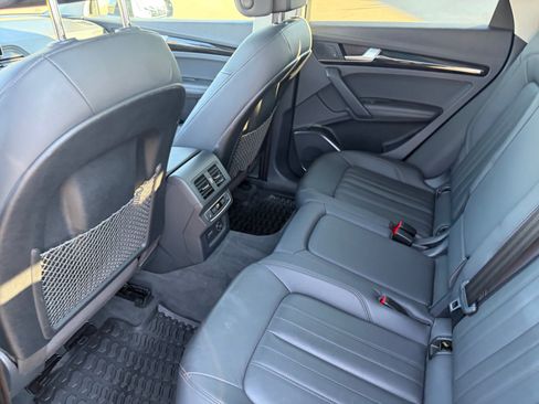 Used 2020 Audi Q5 e Premium Plus w/ Premium Plus Package AWD/4WD image 17