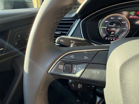 Used 2024 Audi Q5 e Premium w/ Convenience Package image 29