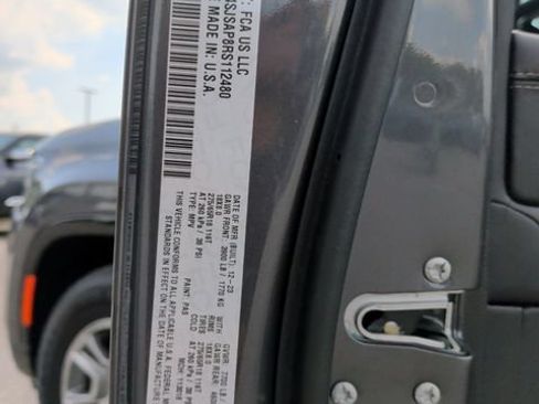 Used 2024 Jeep Wagoneer L 4WD image 31
