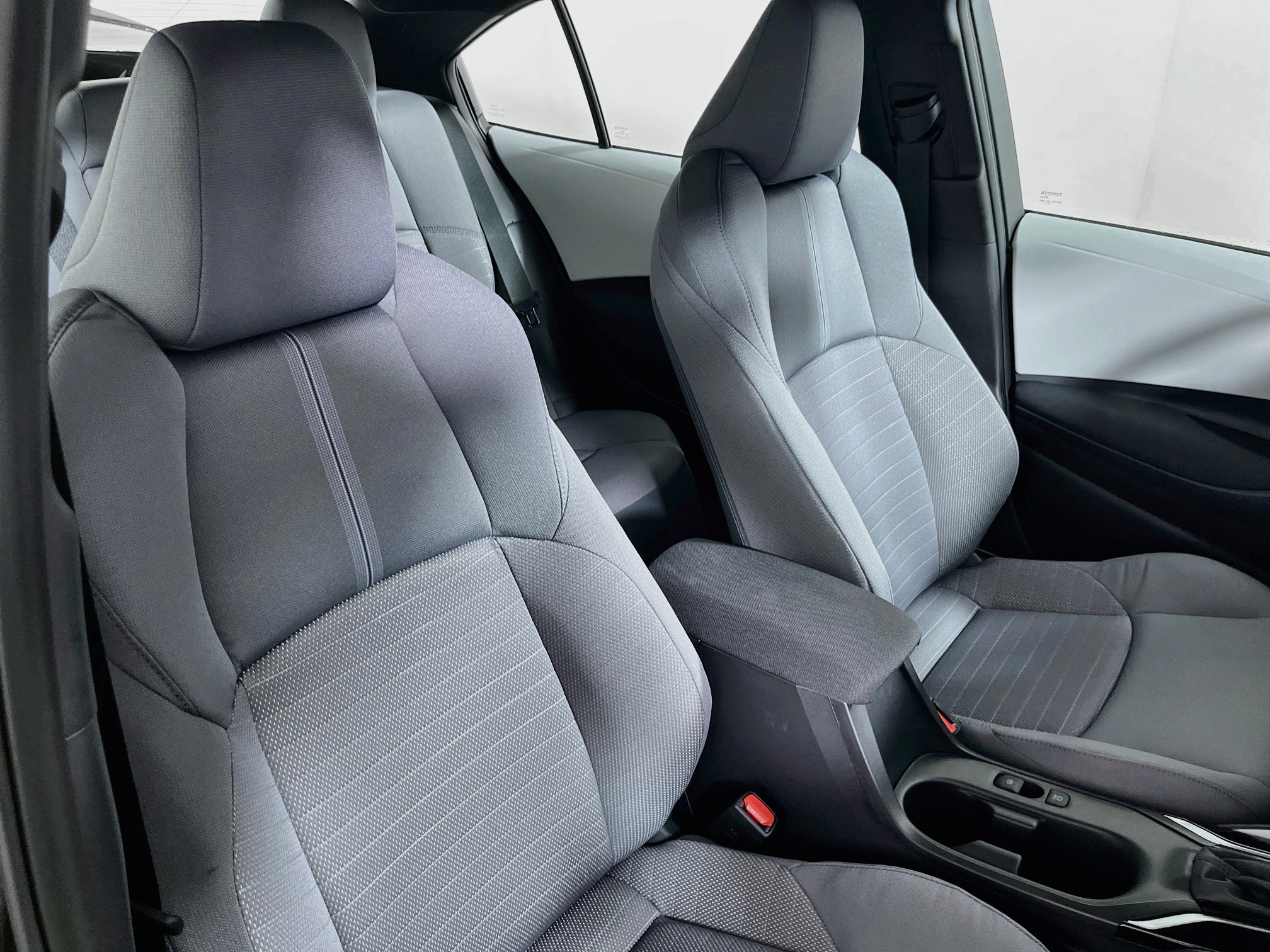 Used 2026 Toyota Corolla SE FWD image 30