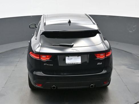 Used 2017 Jaguar F-PACE Premium image 41