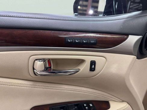 Used 2014 Lexus LS 460 image 15