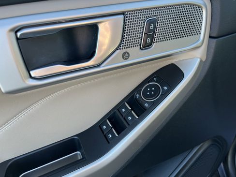 Used 2023 Ford Explorer XLT w/ Equipment Group 202A image 10