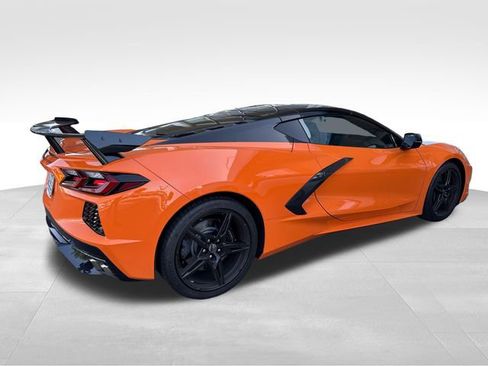 Used 2022 Chevrolet Corvette Stingray Coupe w/ Z51 Performance Package RWD image 5