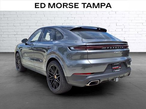 Used 2024 Porsche Cayenne Coupe AWD/4WD image 3