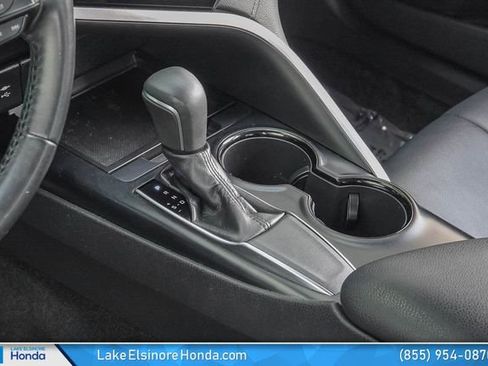 Used 2019 Toyota Camry SE FWD image 23