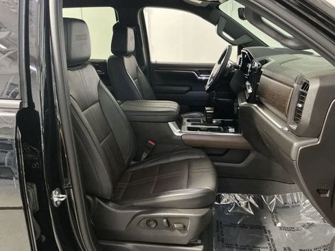 Used 2024 Chevrolet Silverado 1500 High Country w/ Midnight Edition image 25