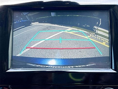 Used 2019 Toyota Camry SE image 13