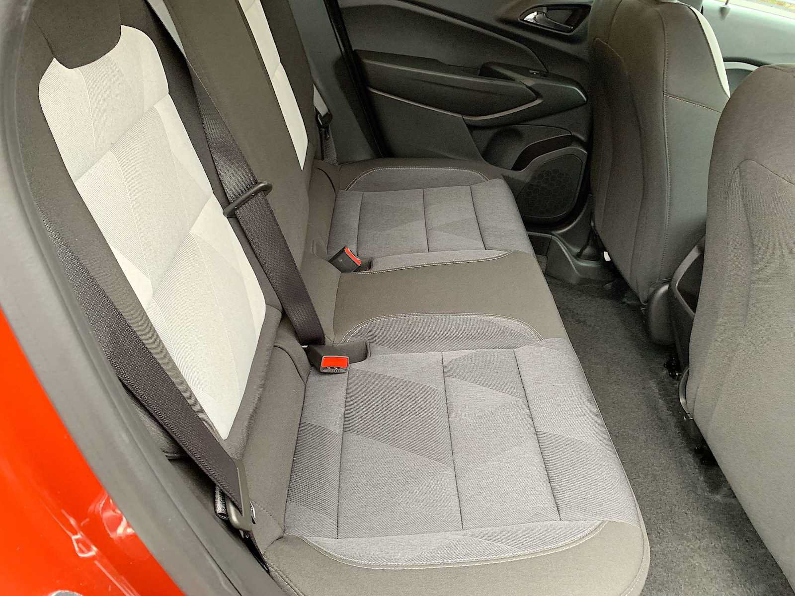Certified 2024 Chevrolet Trax RS FWD image 23