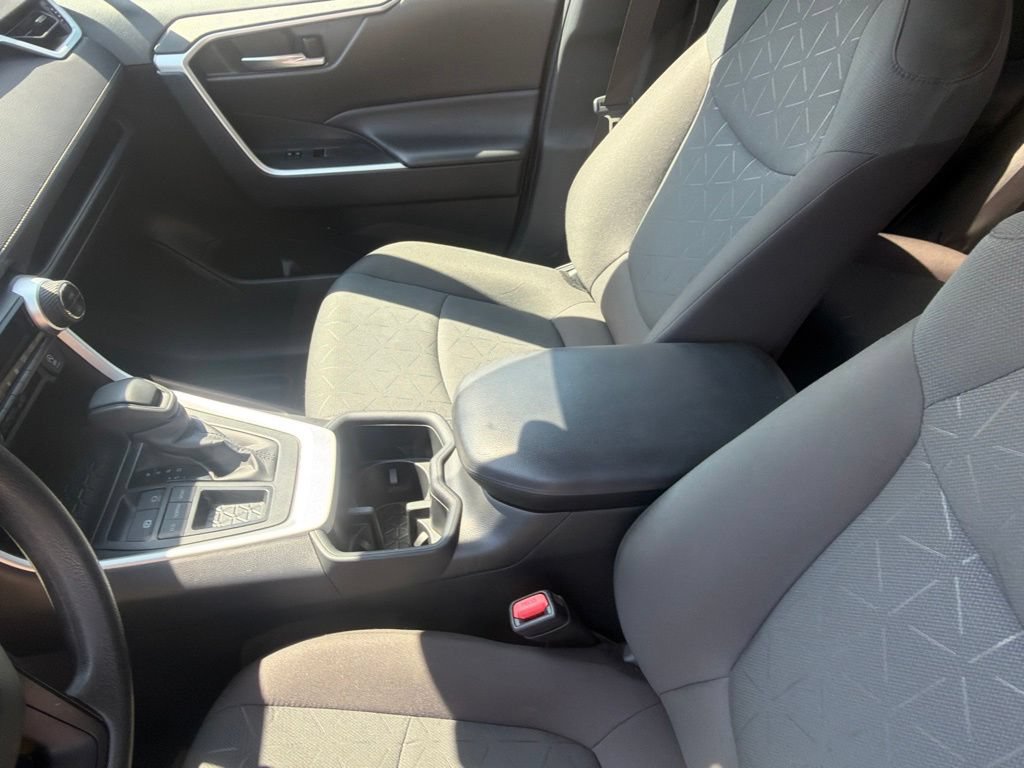 Used 2024 Toyota RAV4 XLE FWD image 22
