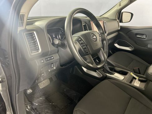 Used 2022 Nissan Frontier SV AWD/4WD image 9