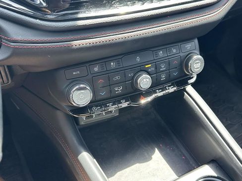 Used 2024 Dodge Durango GT AWD/4WD image 31