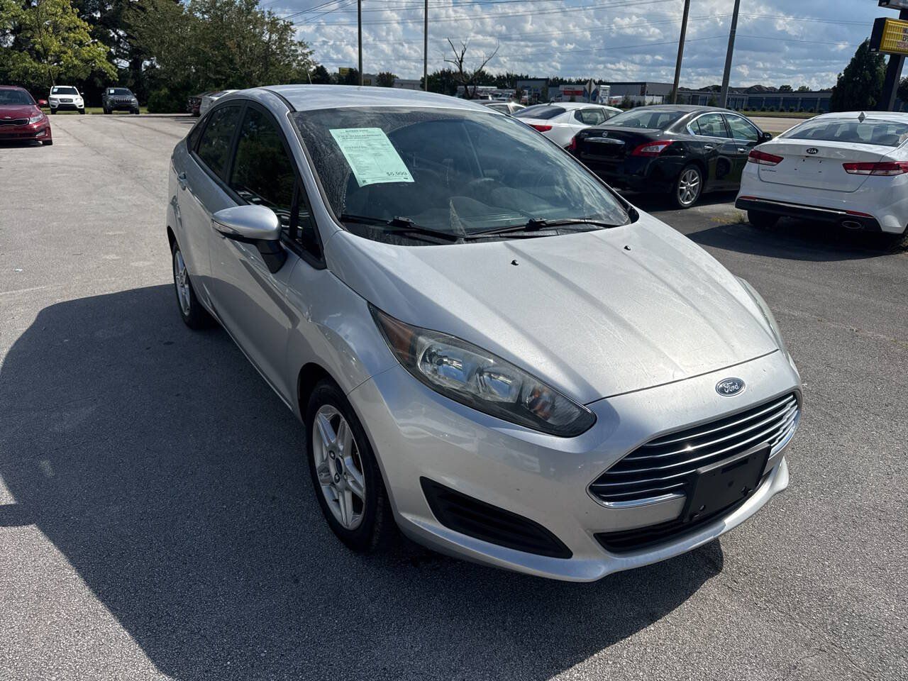 Used 2018 Ford Fiesta SE w/ Cold Weather Package FWD image 4