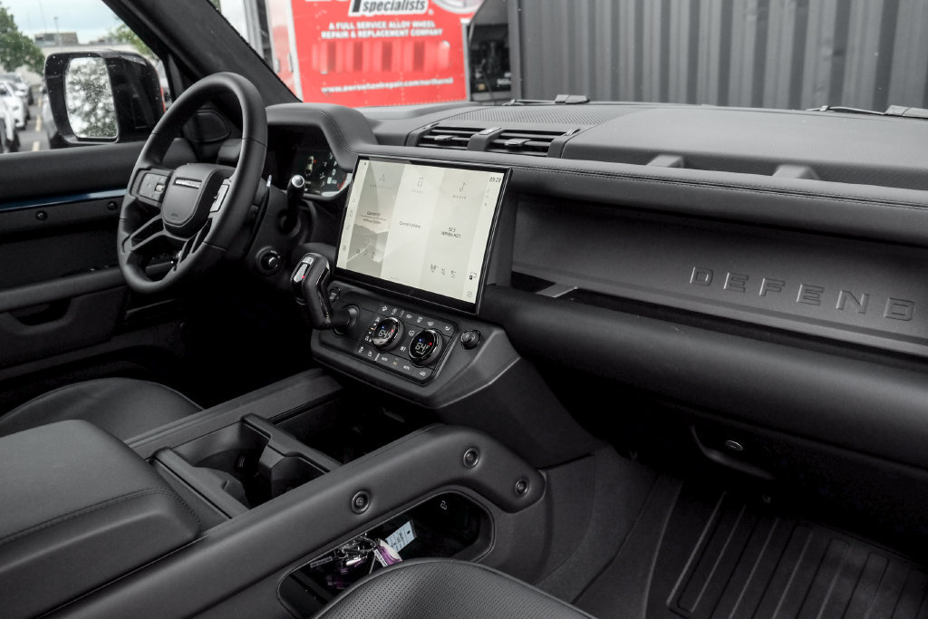 New 2026 Land Rover Defender 110 OCTA AWD/4WD image 23