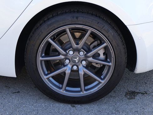 Used 2020 Tesla Model 3 Long Range image 23